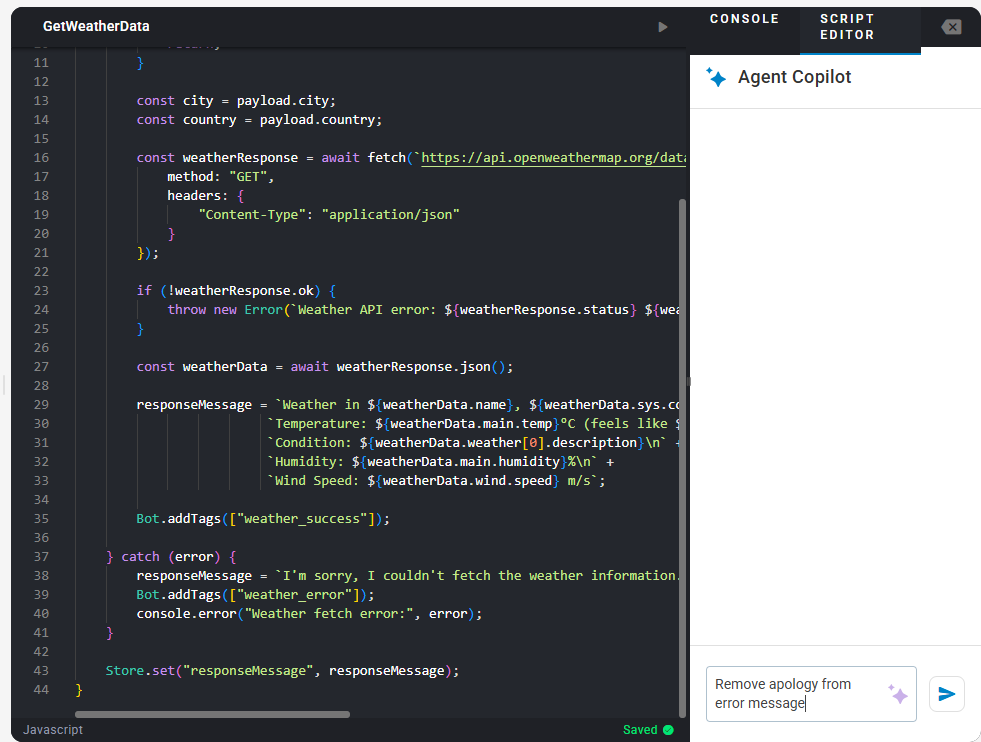 El editor de scripts con el panel Agent Copilot mostrado a la derecha, con una solicitud para eliminar la disculpa del mensaje de error.