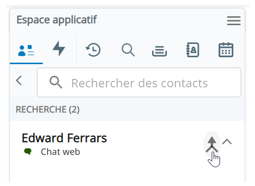 Le curseur passe sur l'icône Fusionner à côté d'un customer card pour Edward Ferrars, Webchat.
