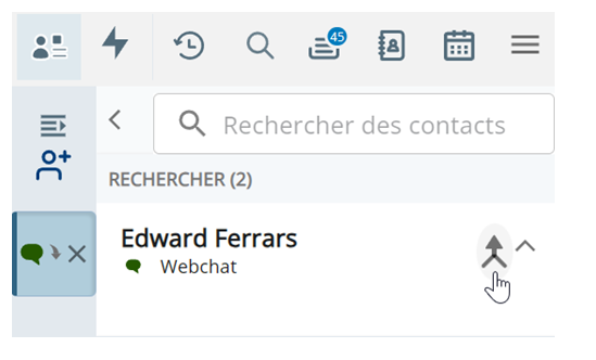 Le curseur passe sur l'icône Fusionner à côté d'un customer card pour Edward Ferrars, Webchat.