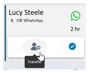 Agent 中的活动 WhatsApp 消息。 光标悬停在“转移”图标上（一个带有加号的人）。